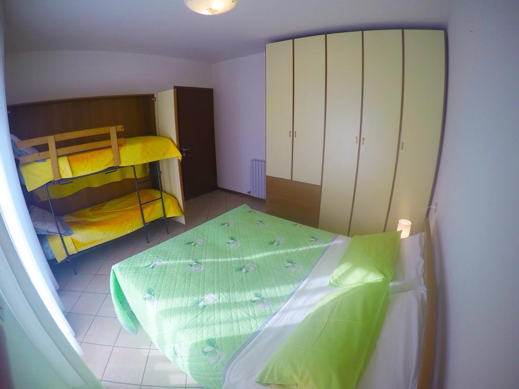 Residence Soleil - Agenzia Cocal Каорле Стая снимка