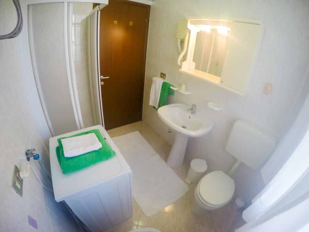 Residence Soleil - Agenzia Cocal Каорле Стая снимка
