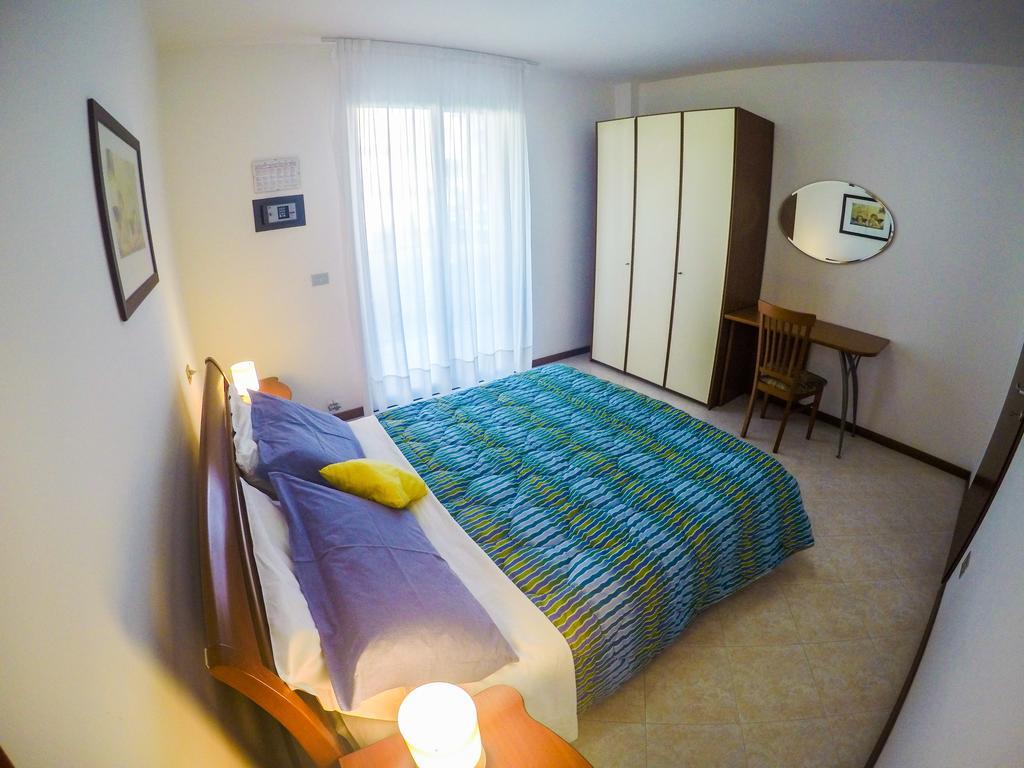 Residence Soleil - Agenzia Cocal Каорле Стая снимка