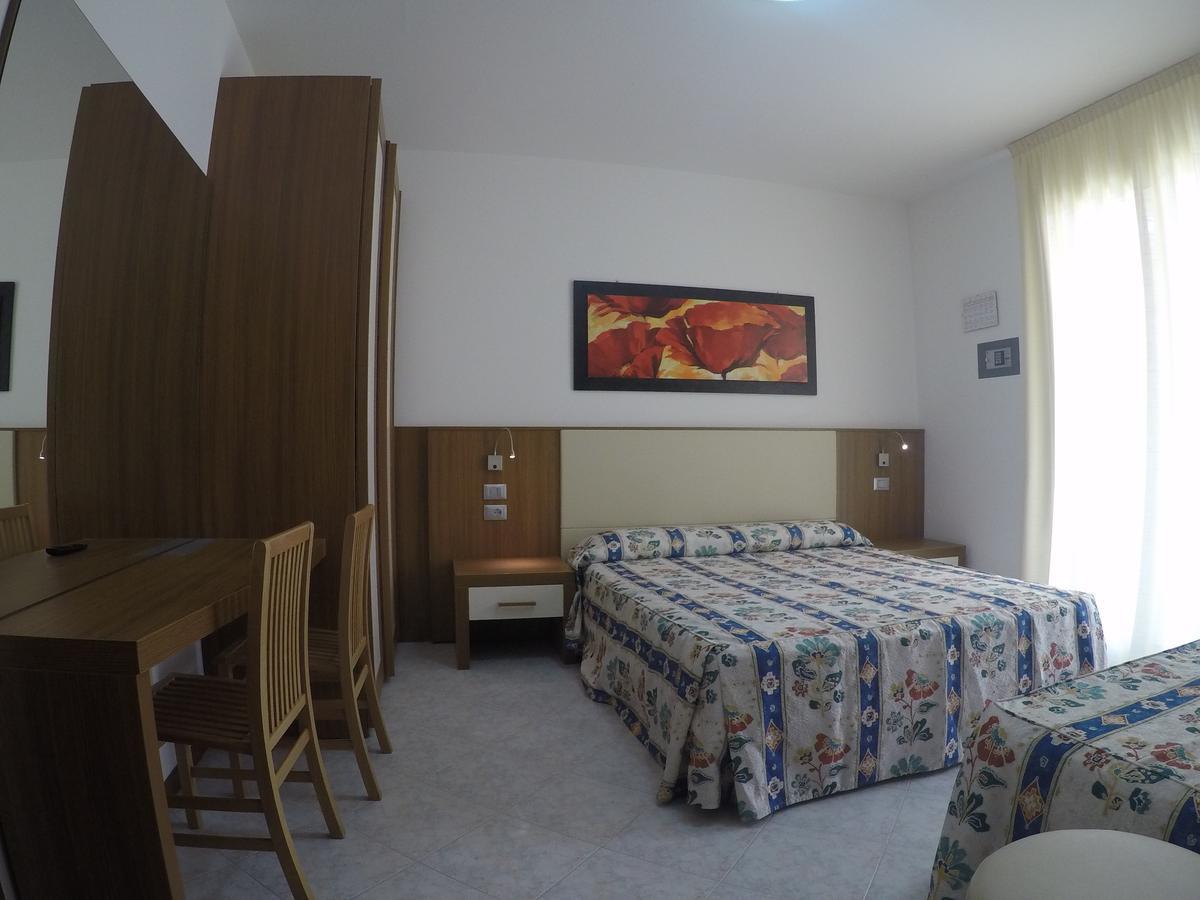 Residence Soleil - Agenzia Cocal Каорле Екстериор снимка